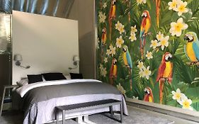 Hotel 49